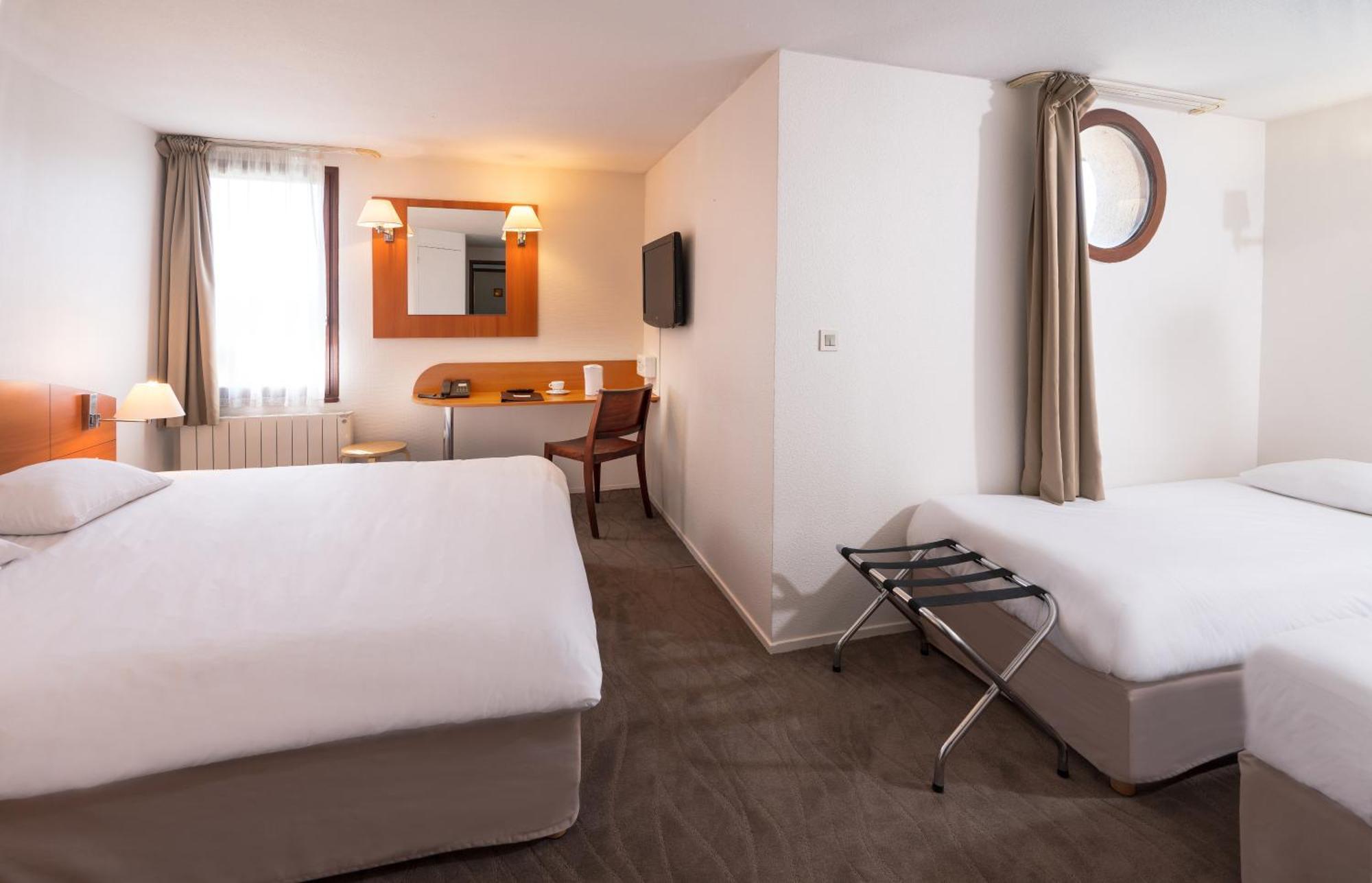 คีเรียด์เคนซูดไอฟ์ Hotel Ifs ภายนอก รูปภาพ