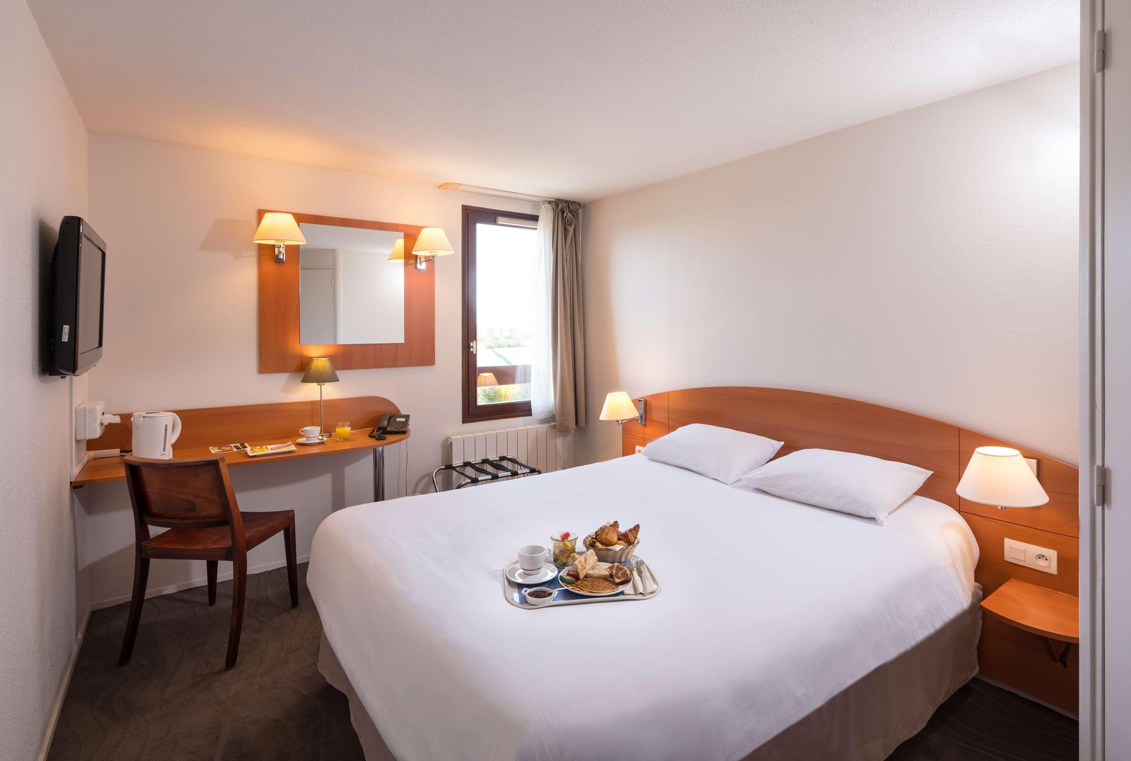 คีเรียด์เคนซูดไอฟ์ Hotel Ifs ภายนอก รูปภาพ