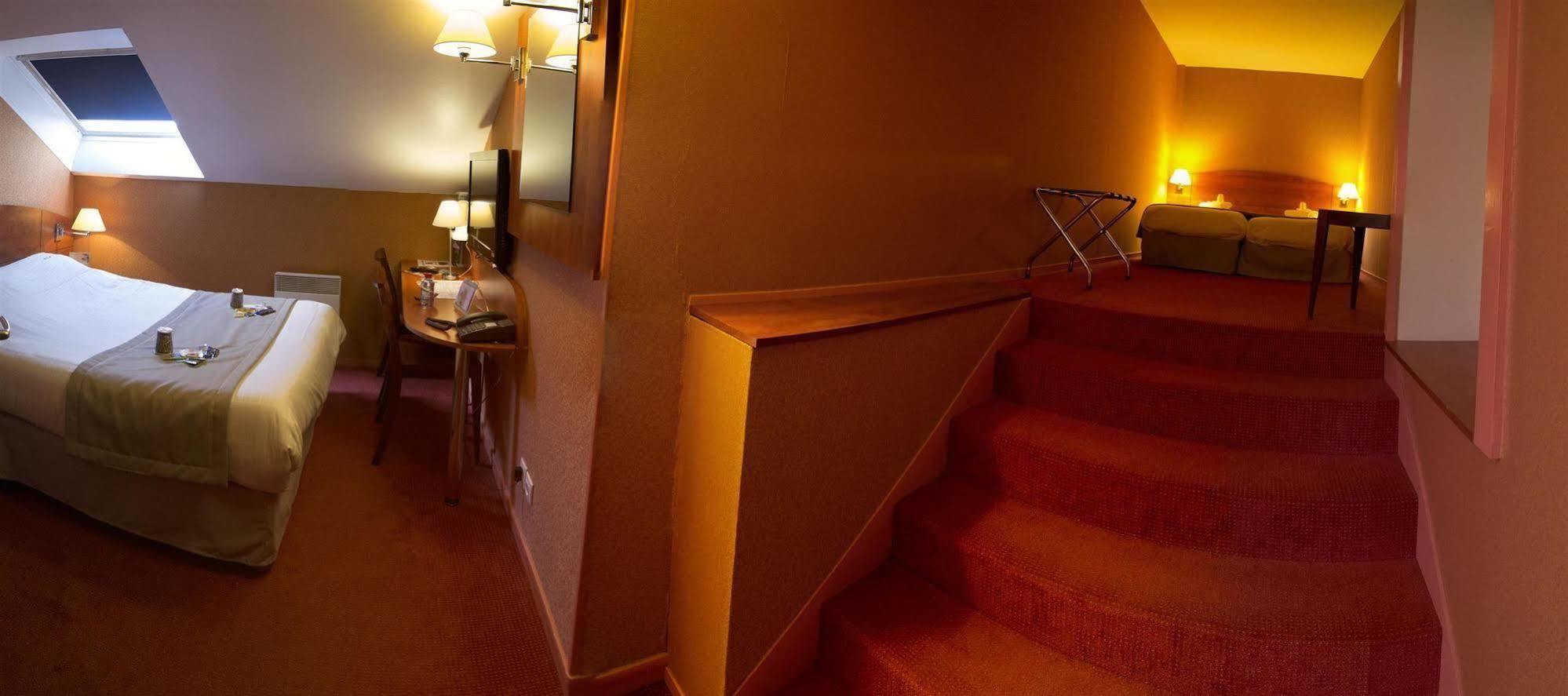 คีเรียด์เคนซูดไอฟ์ Hotel Ifs ภายนอก รูปภาพ